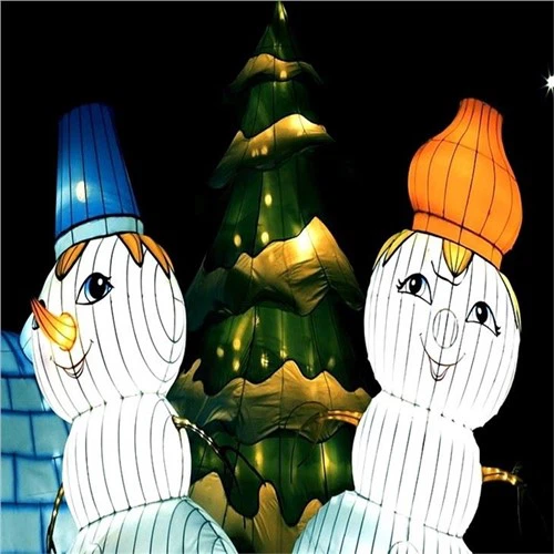 Sab nraum zoov Festival Kho kom zoo nkauj Christmas teeb rau lub tiaj ua si